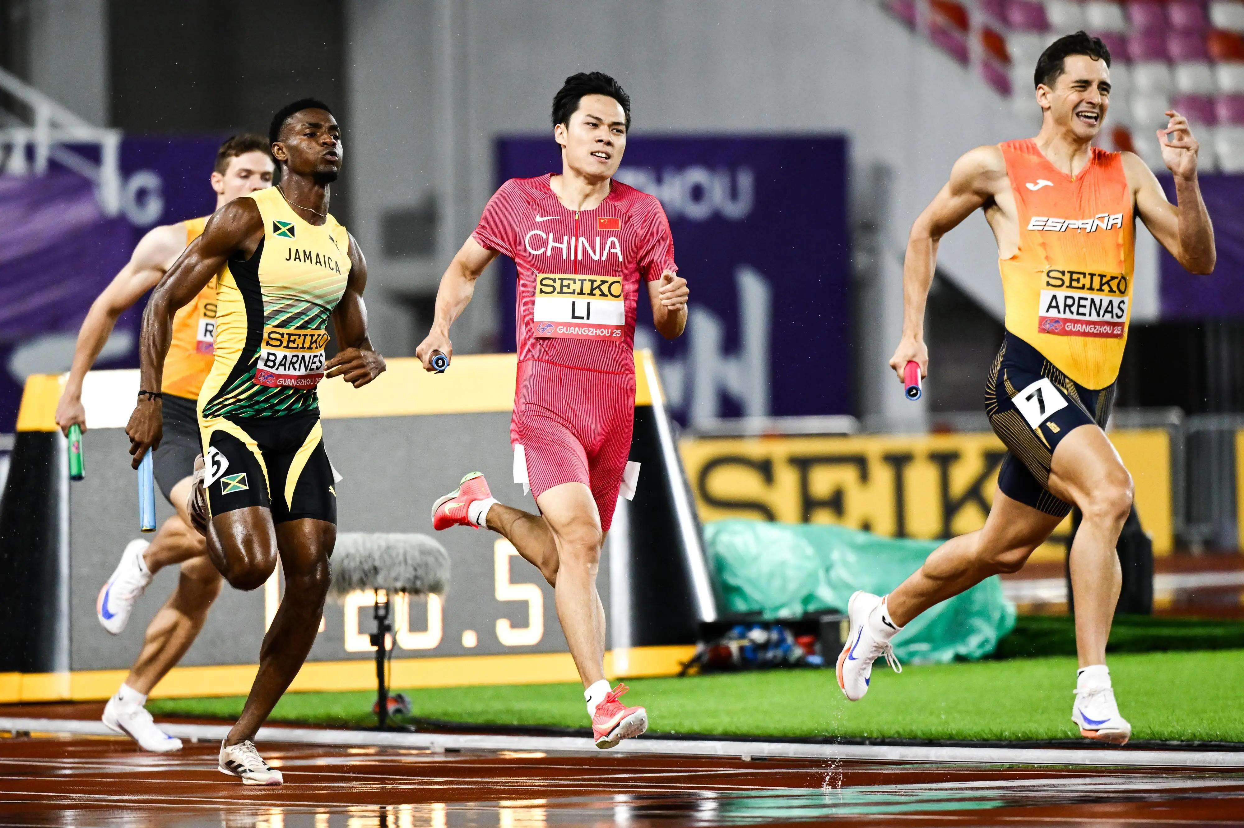 赛地聚焦——德国杯赛前热度飙升;拉齐奥远射贴柱;目标明确;临场指挥获称赞的简单介绍 赛地聚焦——德国杯赛前热度飙升;拉齐奥远射贴柱;目标明确;临场指挥获称赞的简单介绍