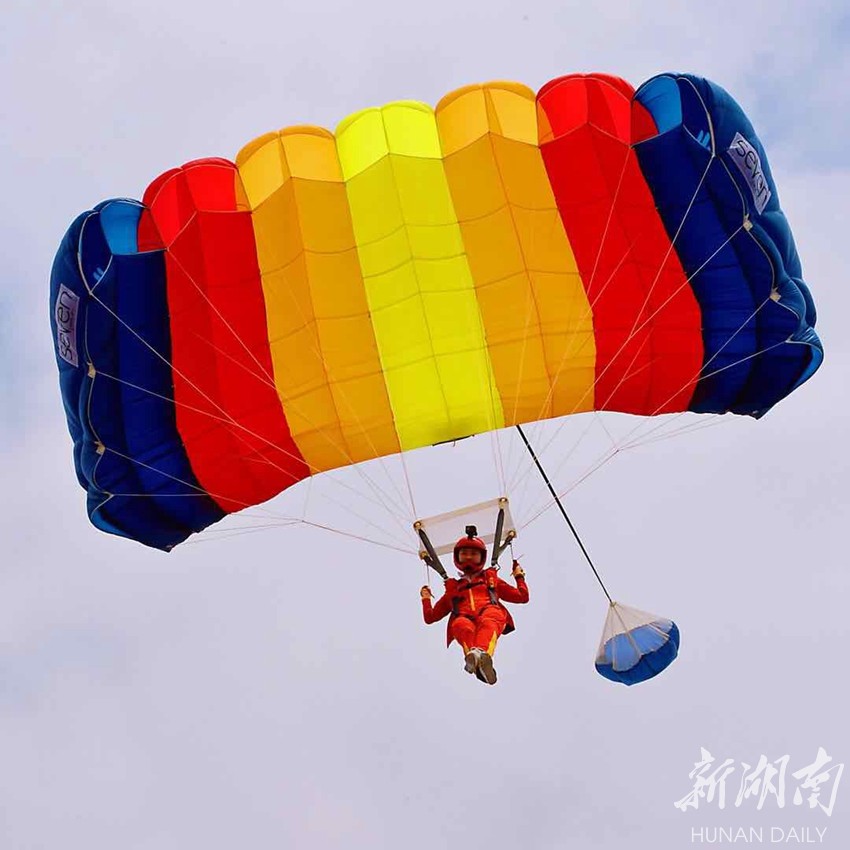 阿斯顿维拉训练开放日，窗口期回应争议引欢呼，欧超杯在即，赛程密集仍需轮换的简单介绍